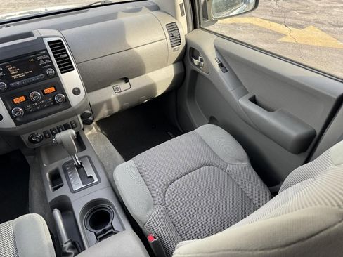 Used 2014 Nissan Frontier SV w/ SV Value Truck Package image 15