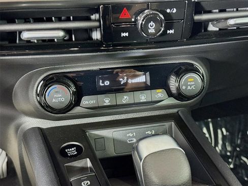 Used 2026 Nissan Kicks SV FWD image 17