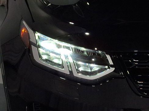 Certified 2023 Land Rover Discovery Sport S R-Dynamic AWD/4WD image 8