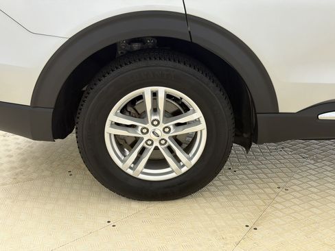 Certified 2021 Ford Explorer XLT w/ Class III Trailer Tow Package AWD/4WD image 12