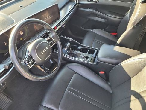 Used 2024 Kia Sorento S FWD image 8