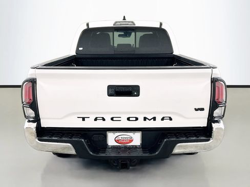 Used 2023 Toyota Tacoma TRD Off-Road AWD/4WD image 5