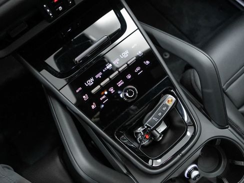 New 2026 Porsche Cayenne GTS AWD/4WD image 27
