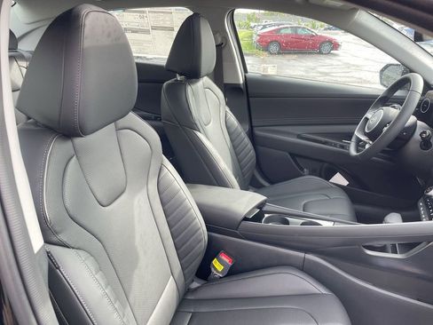 New 2025 Hyundai Elantra Limited image 51