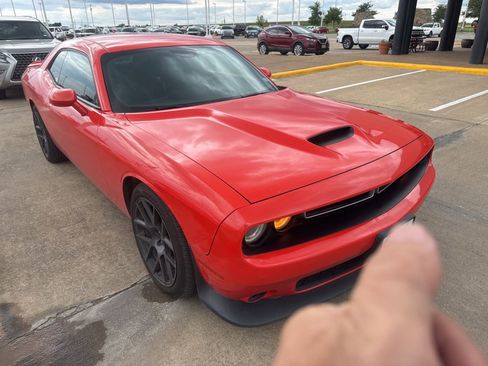 Used 2019 Dodge Challenger GT w/ Plus Package RWD image 7