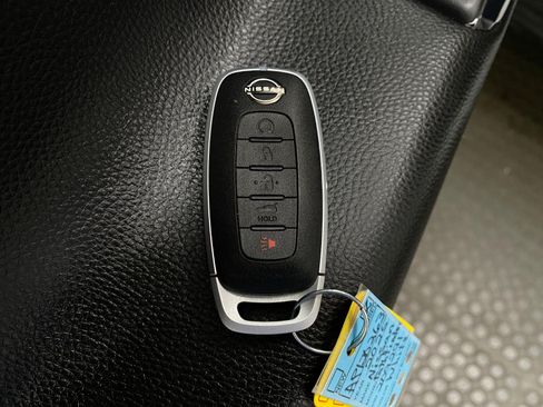 Used 2025 Nissan Pathfinder SV AWD/4WD image 30