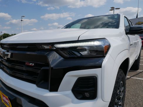 Used 2026 Chevrolet Colorado Z71 w/ Technology Package AWD/4WD image 7