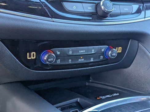 Used 2022 Buick Enclave Avenir w/ Avenir Technology Package image 29