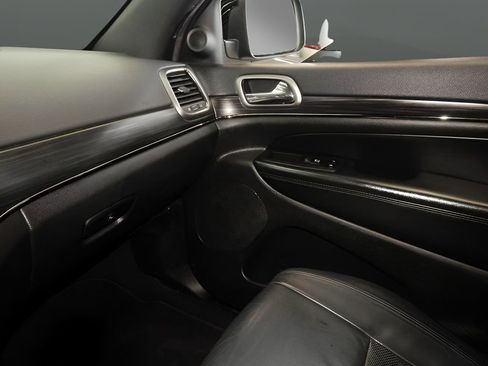 Used 2019 Jeep Grand Cherokee Limited X image 31