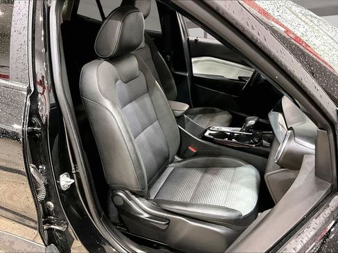 Used 2025 Chevrolet Trax LT w/ Driver Confidence Package FWD image 8