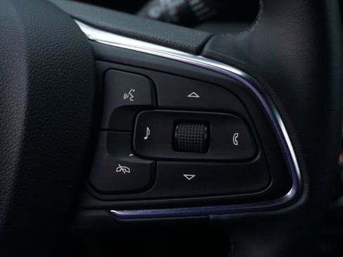 Used 2024 Buick Envista Sport Touring w/ Convenience I Package FWD image 21