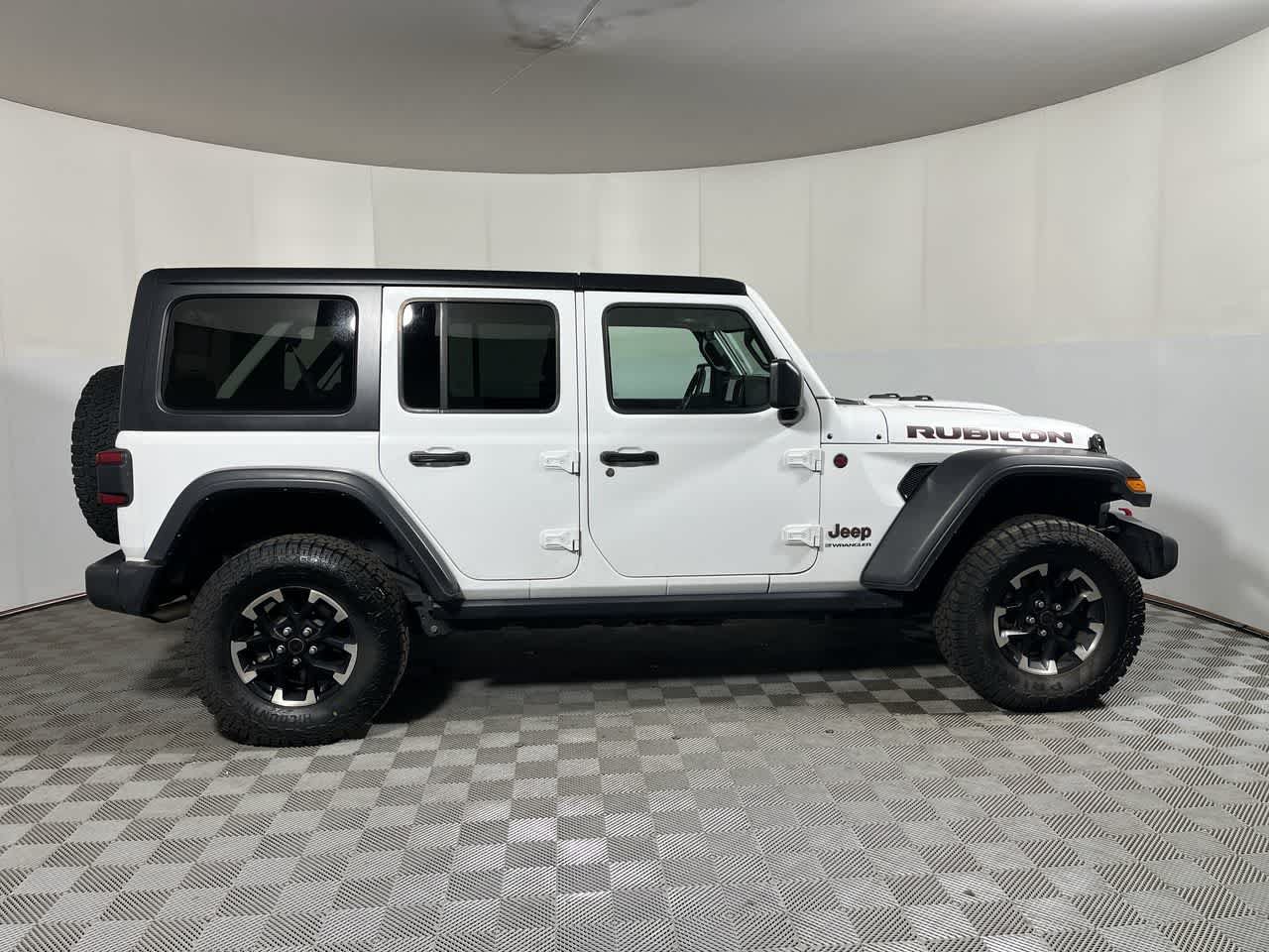 Used 2025 Jeep Wrangler Unlimited Rubicon AWD/4WD image 9