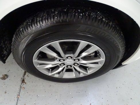 Used 2021 Cadillac XT5 Premium Luxury w/ LPO, Floor Liner Package image 31