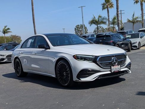 Used 2024 Mercedes-Benz E 350 4MATIC Sedan image 3