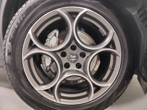 New 2025 Alfa Romeo Stelvio Sprint image 25