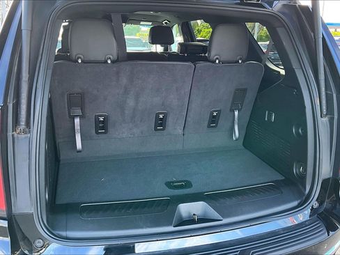 Used 2024 Chevrolet Tahoe LT RWD image 6