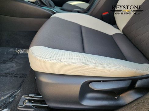 Used 2025 Toyota Corolla LE image 25