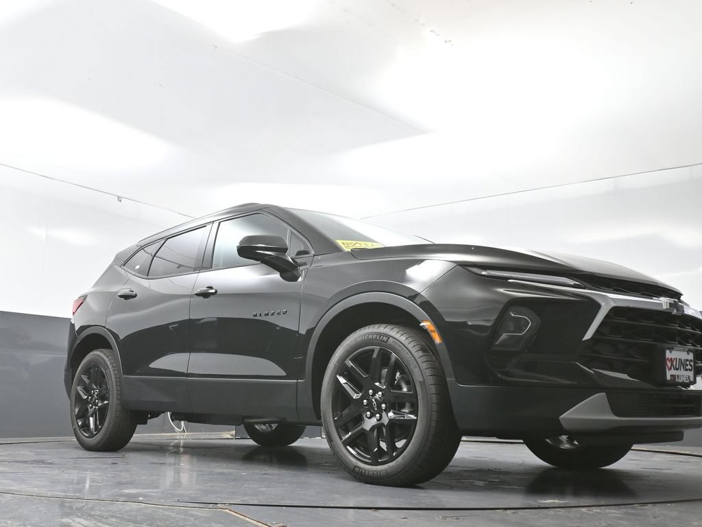 New 2026 Chevrolet Blazer LT w/ Convenience Package AWD/4WD image 39