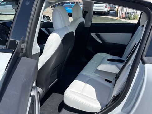 Used 2021 Tesla Model Y Long Range image 7