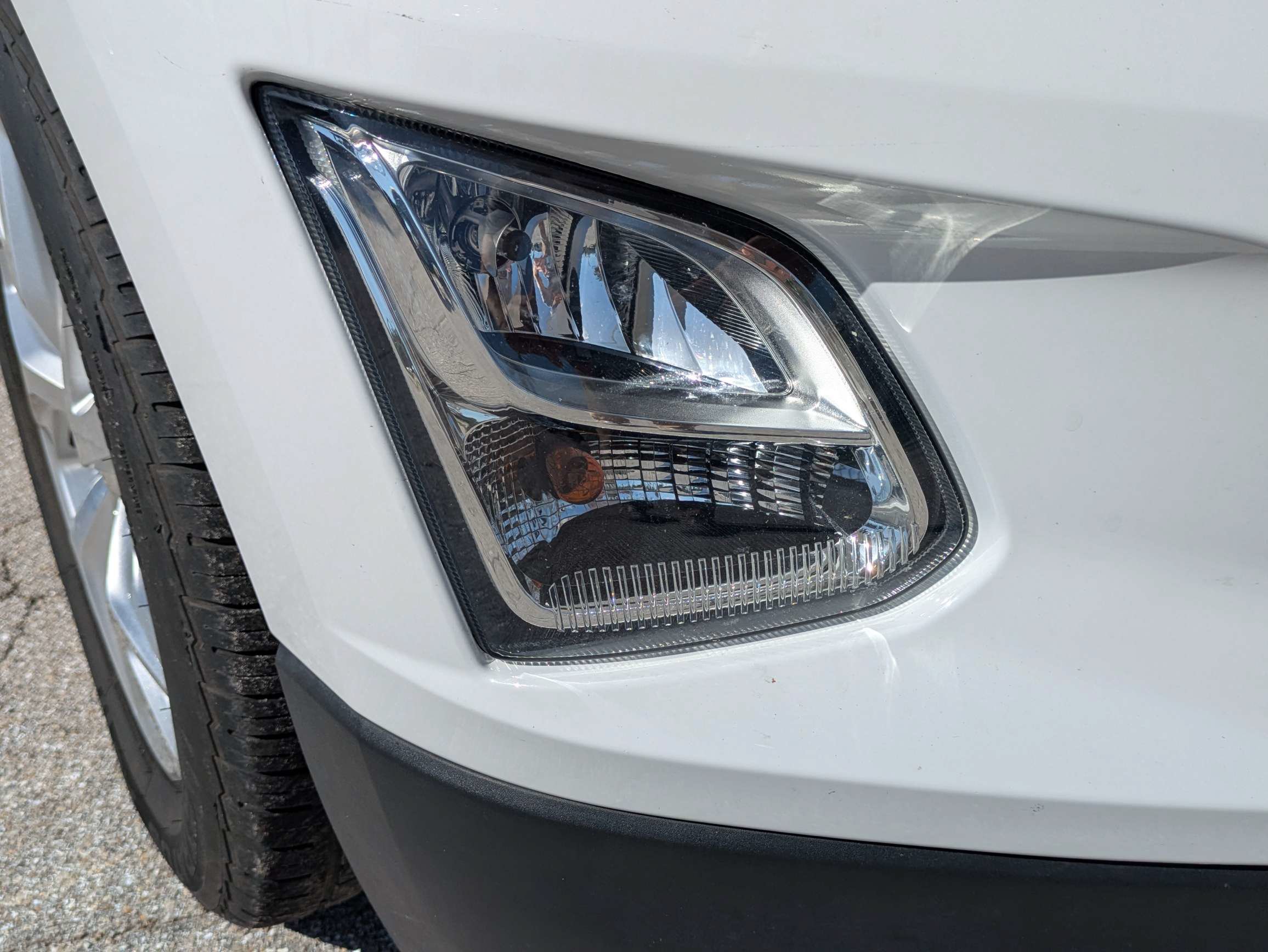 Used 2020 Chevrolet Equinox Premier FWD image 11