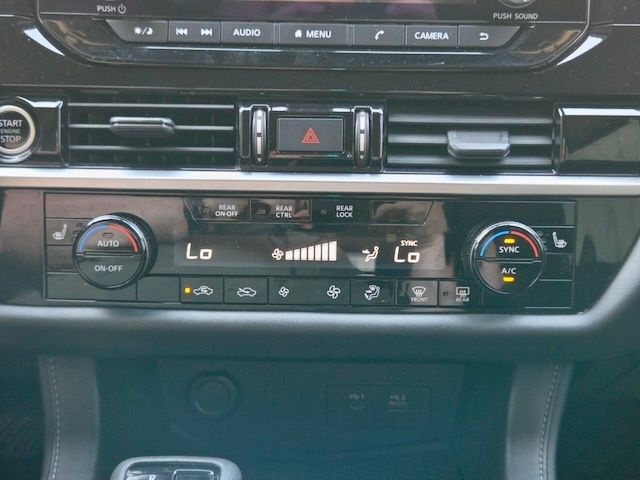 Used 2023 Nissan Pathfinder SV AWD/4WD image 22