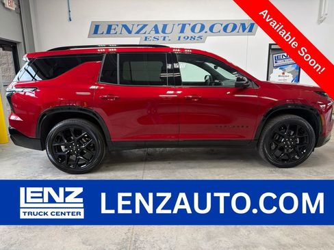 Used 2026 Chevrolet Traverse RS w/ LPO, Floor Liner Package AWD/4WD image 1