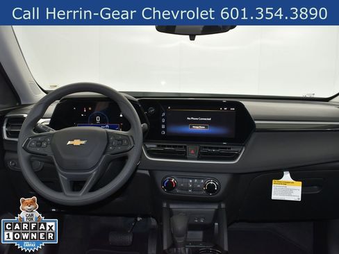 Used 2025 Chevrolet TrailBlazer LS w/ LS Convenience Package FWD image 18