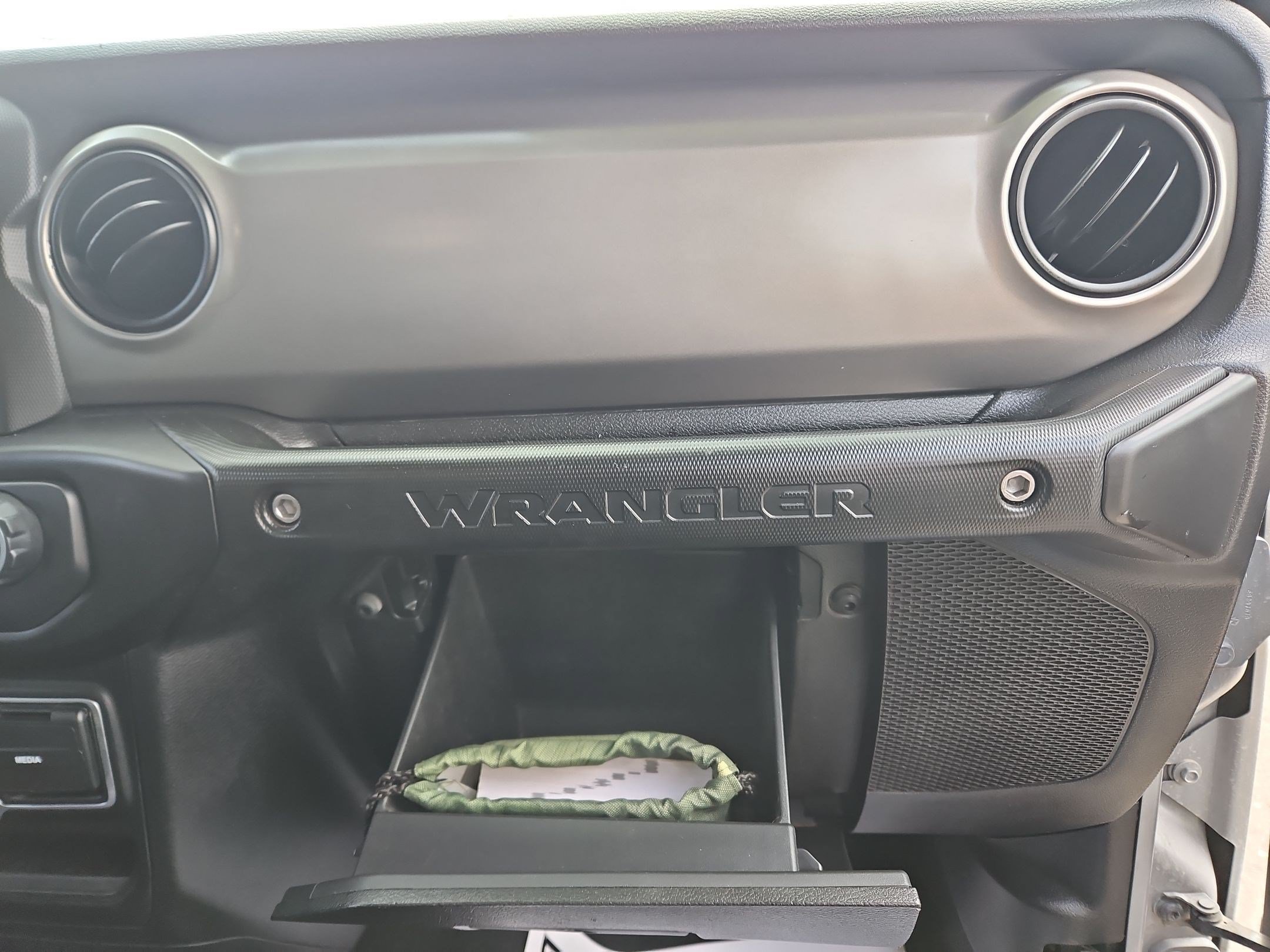 Used 2020 Jeep Wrangler Sport AWD/4WD image 30