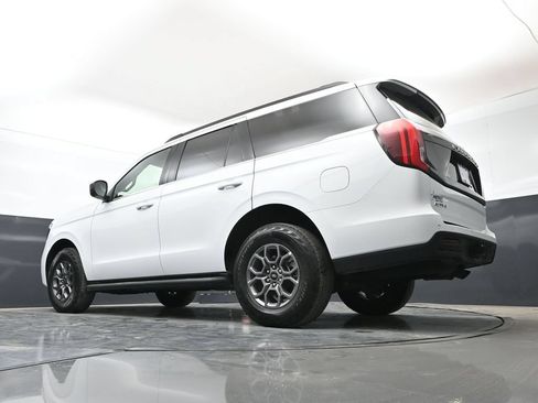 Used 2025 Ford Expedition Active AWD/4WD image 48