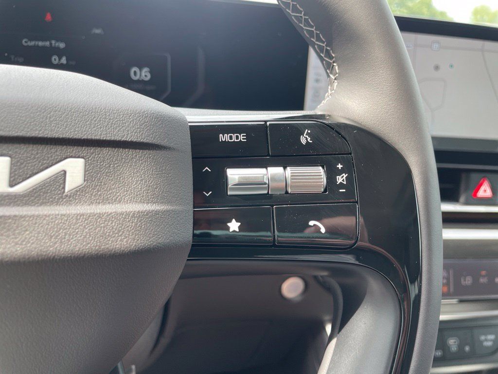 New 2027 Kia Carnival SX Prestige FWD image 29