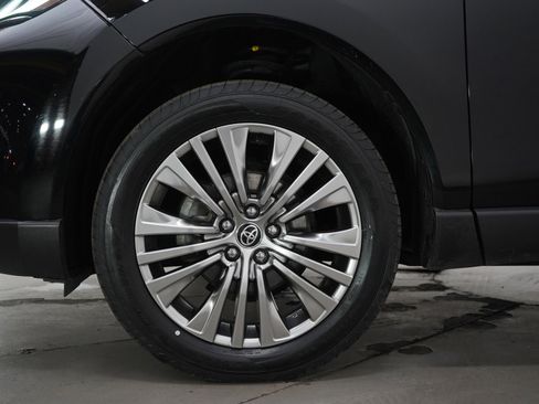 Used 2022 Toyota Venza Limited image 30