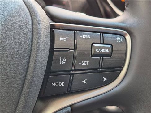 Used 2025 Lexus ES 300h w/ Premium Package FWD image 11