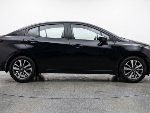 Used 2025 Nissan Versa SV image 11