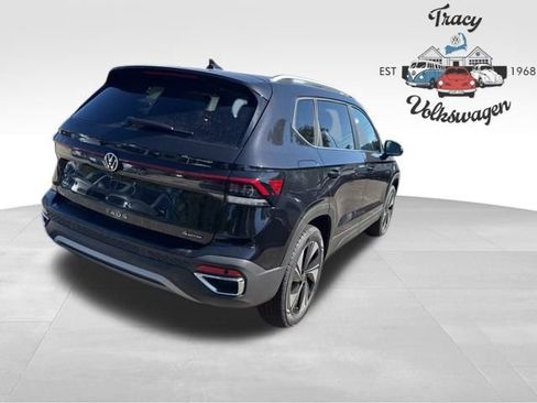 New 2025 Volkswagen Taos SE image 7