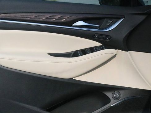 Used 2024 Buick Enclave Avenir w/ Avenir Technology Package image 10