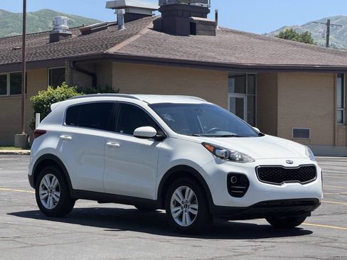 Used 2019 Kia Sportage LX w/ LX Popular Package AWD/4WD image 3