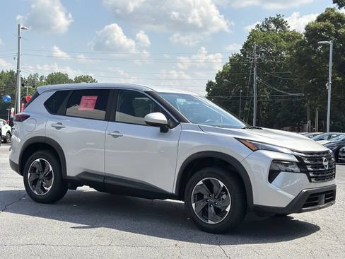 Used 2025 Nissan Rogue SV FWD image 7