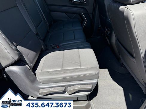 Used 2025 Chevrolet Suburban Z71 AWD/4WD image 38