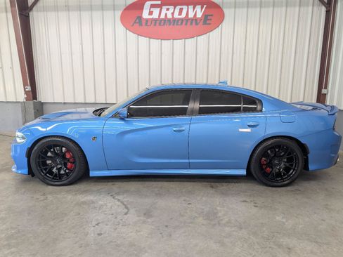 Used 2016 Dodge Charger SRT Hellcat w/ Harman/Kardon Audio Group RWD image 17
