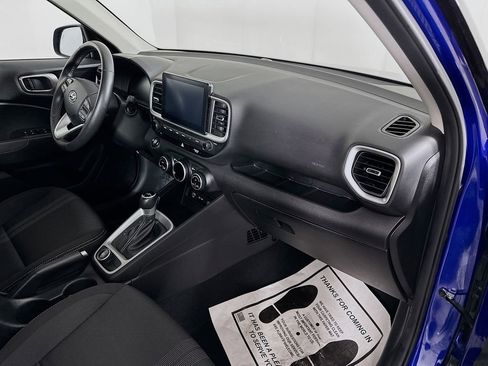Used 2025 Hyundai Venue SEL FWD image 35