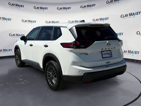 Used 2024 Nissan Rogue S FWD image 3