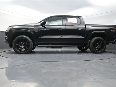 Used 2025 Chevrolet Colorado Z71 w/ Technology Package image 30