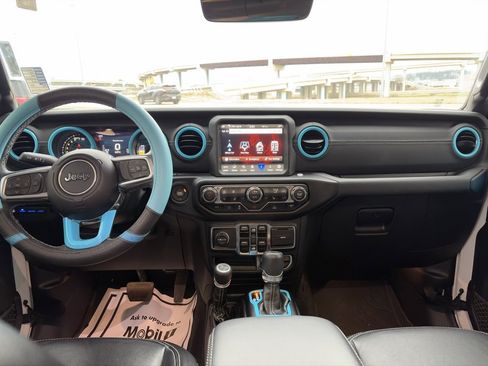 Used 2023 Jeep Wrangler Unlimited Sahara w/ Cold Weather Group image 13