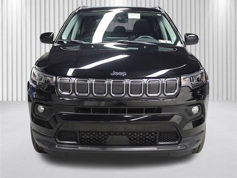 Certified 2022 Jeep Compass Latitude w/ Sun and Sound Group AWD/4WD image 44