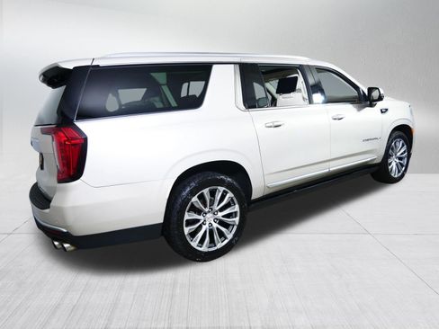 Used 2021 GMC Yukon XL Denali w/ Denali Ultimate Package AWD/4WD image 7
