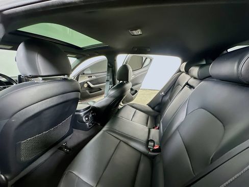 Used 2020 Kia Stinger GT1 RWD image 13