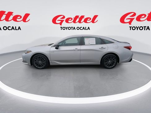 Used 2021 Toyota Avalon XSE image 5