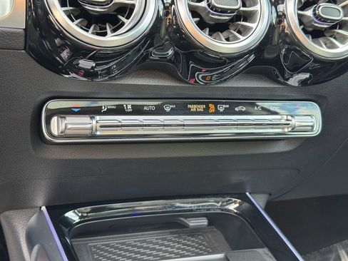 Certified 2024 Mercedes-Benz GLB 250 image 32