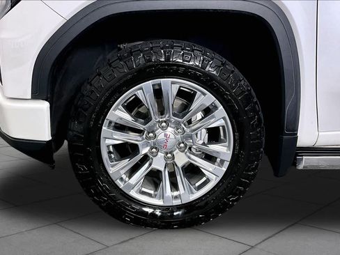 Used 2023 GMC Sierra 1500 Denali w/ Technology Package AWD/4WD image 11