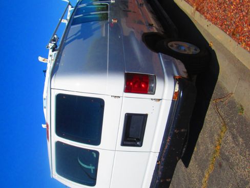 Used 2009 Ford E-250 and Econoline 250 image 10